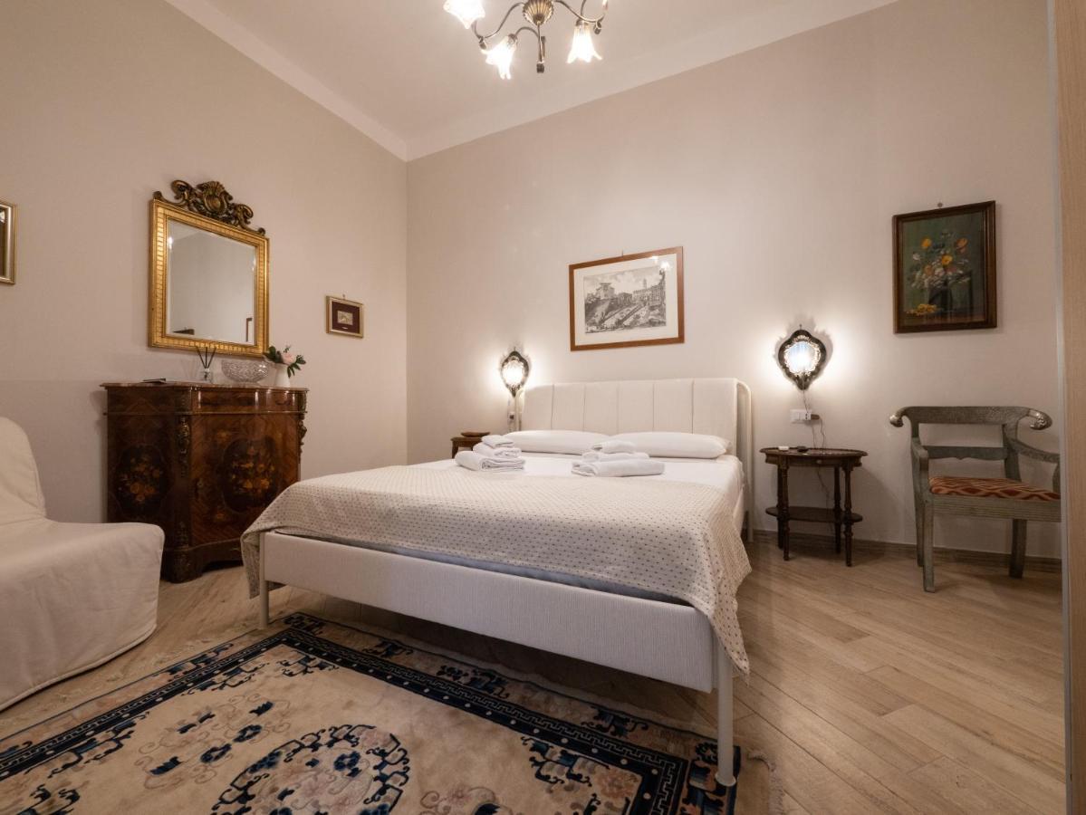 Minerva House Pantheon Roma